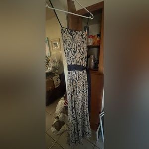 Le chateau women’s dress